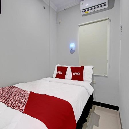 Oyo 91686 Triple S Hotel Malioboro Yogyakarta Exterior foto