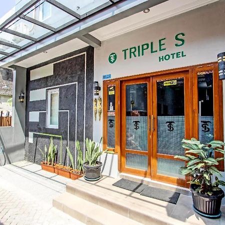 Oyo 91686 Triple S Hotel Malioboro Yogyakarta Exterior foto