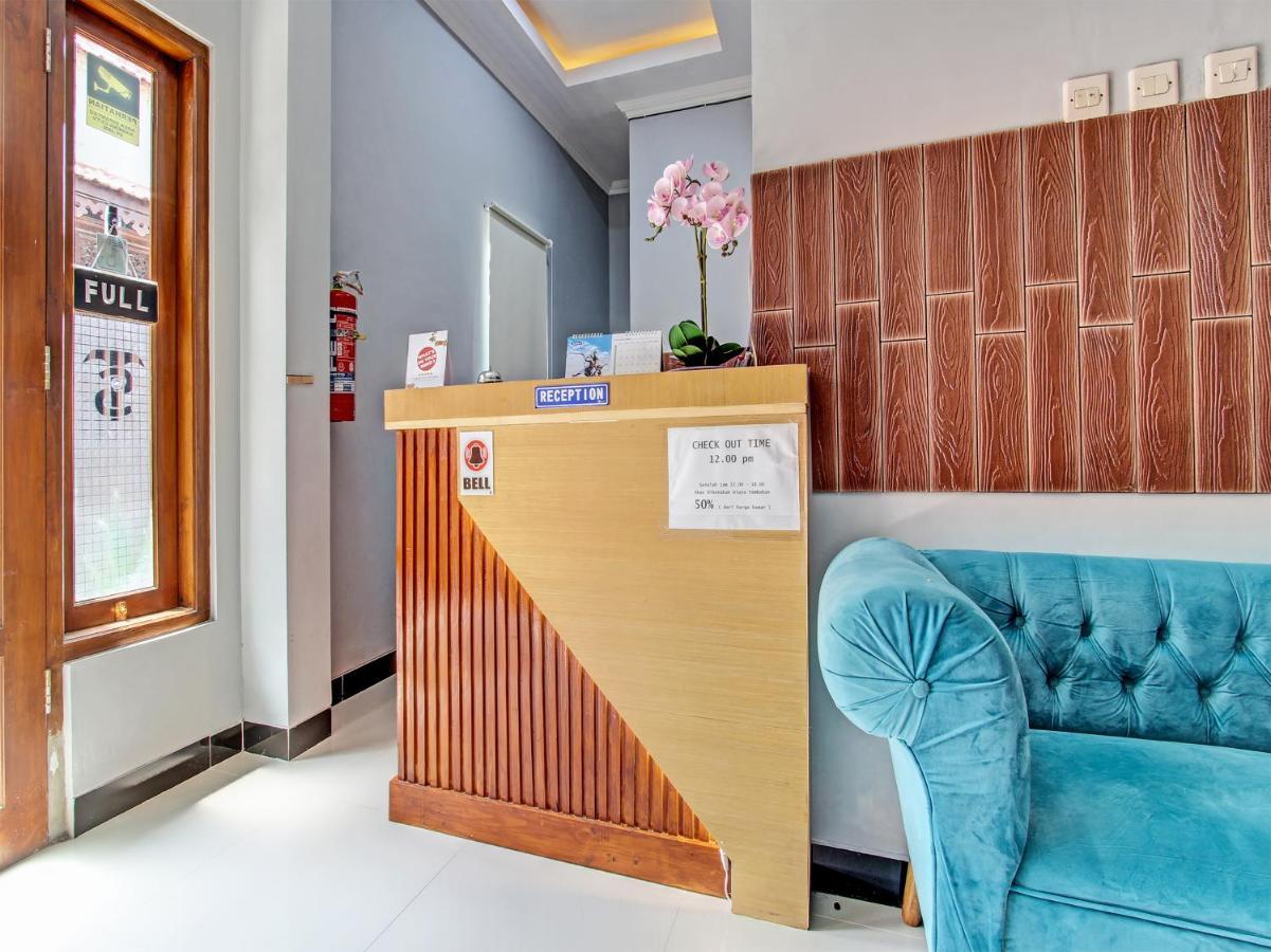 Oyo 91686 Triple S Hotel Malioboro Yogyakarta Exterior foto