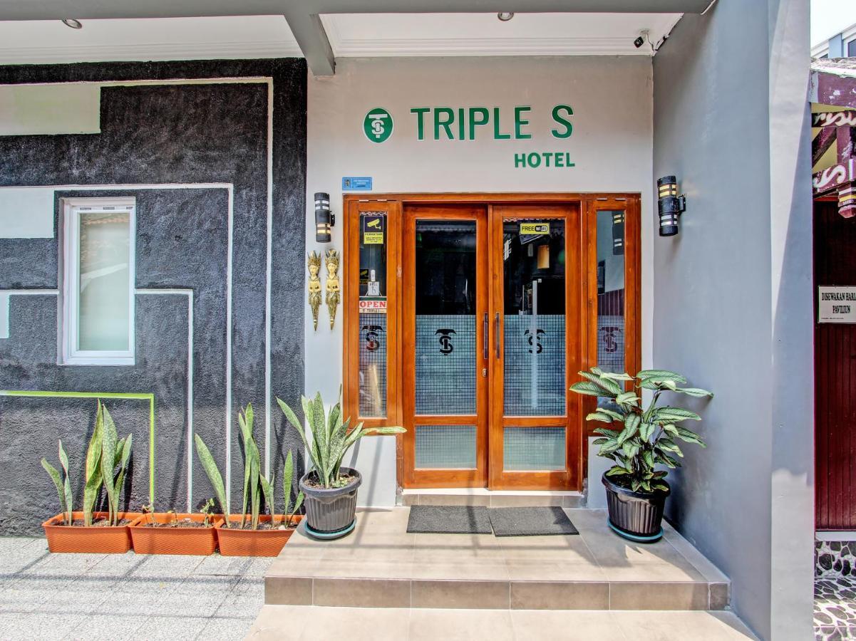 Oyo 91686 Triple S Hotel Malioboro Yogyakarta Exterior foto