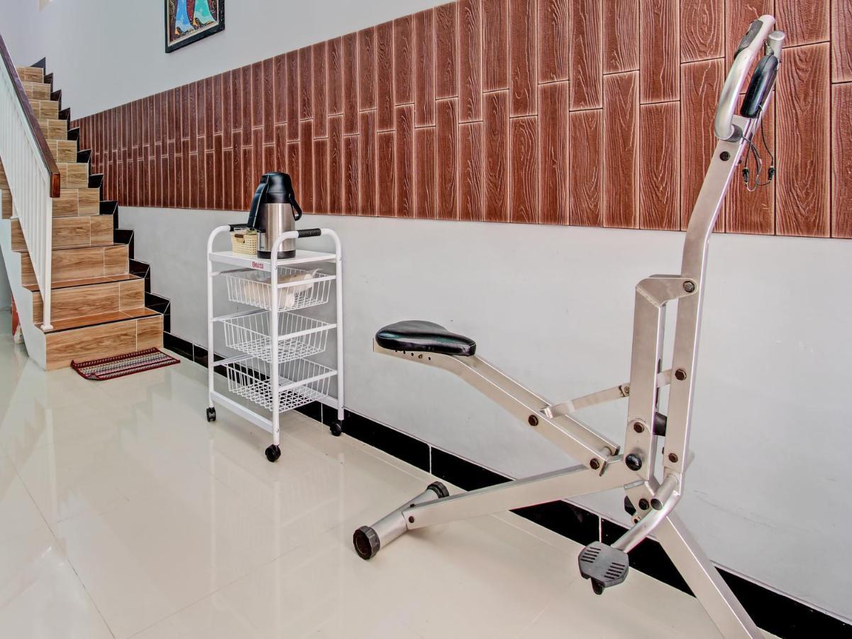 Oyo 91686 Triple S Hotel Malioboro Yogyakarta Exterior foto