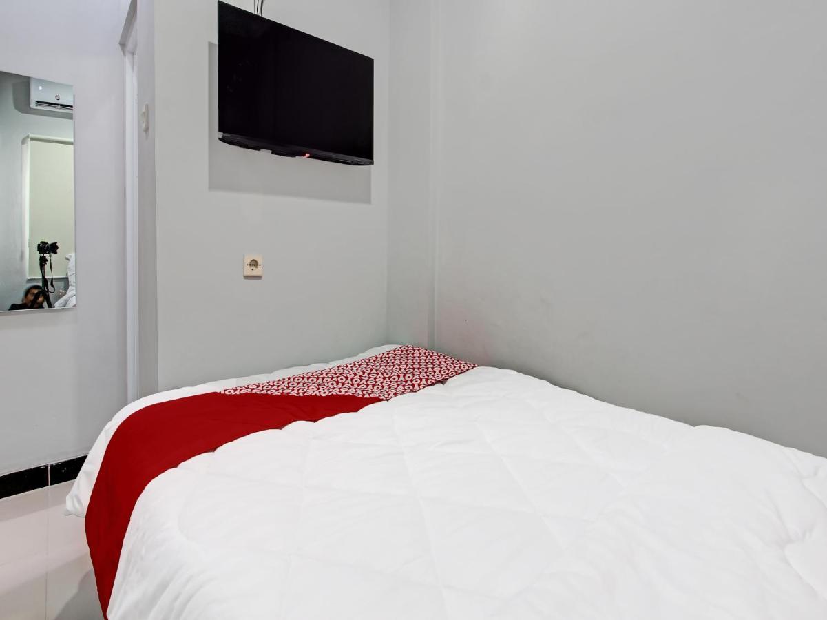 Oyo 91686 Triple S Hotel Malioboro Yogyakarta Exterior foto